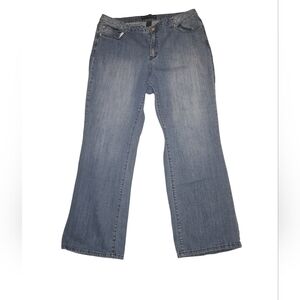 Venezia Lightwash Straight Leg Mom Jeans, Size 18 Reg